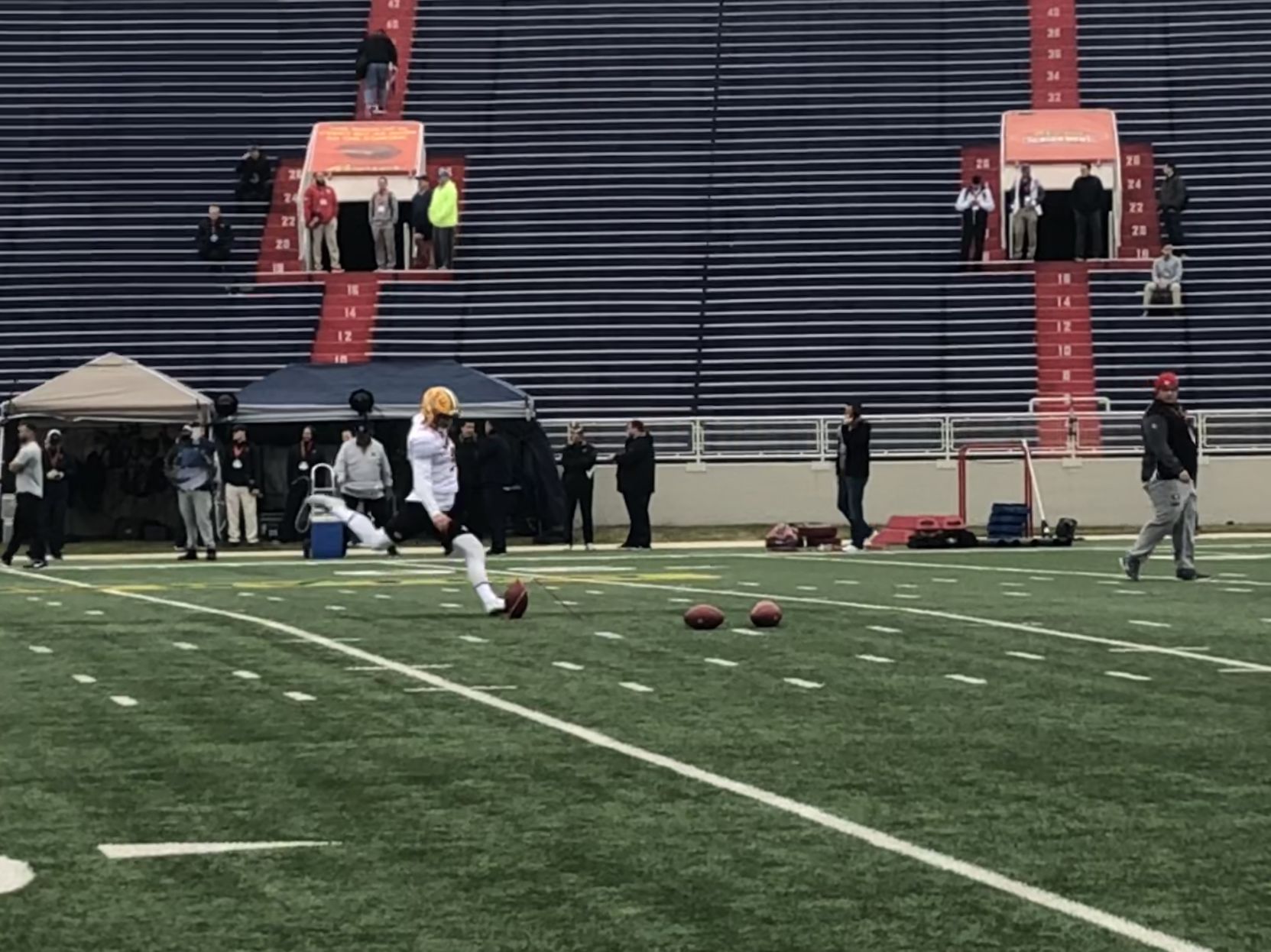 Senior Bowl: Cole Tracy kicking